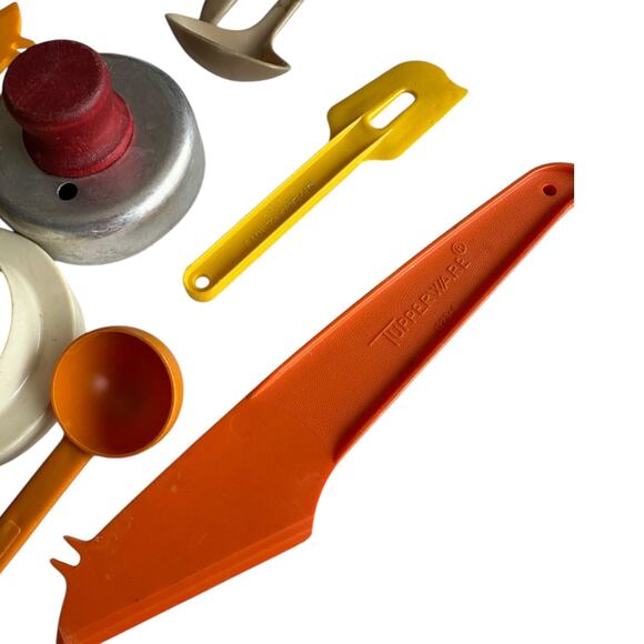 Vintage Tupperware Kitchen Accessories Lot of 15 - Picture 9 of 14